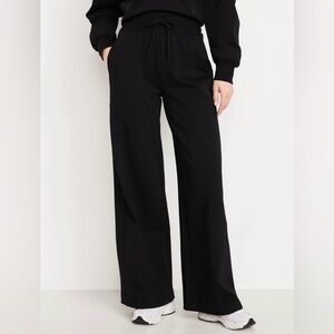 Old Navy Extra High-Waisted Dynamic Fleece Wide-Leg Pants